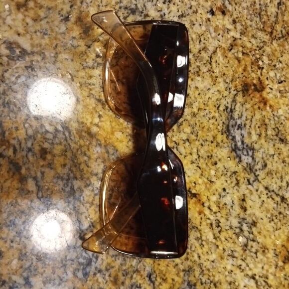 Freyrs Tribeca Square Women's Brown Oversized Square Sunglasses Tortoise 94-2 - Picture 12 of 12